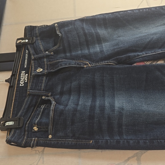 Denizen From Levis Women's Modern Boot Cut Dark Blue Denim Jeans Size 10 - Picture 2 of 12